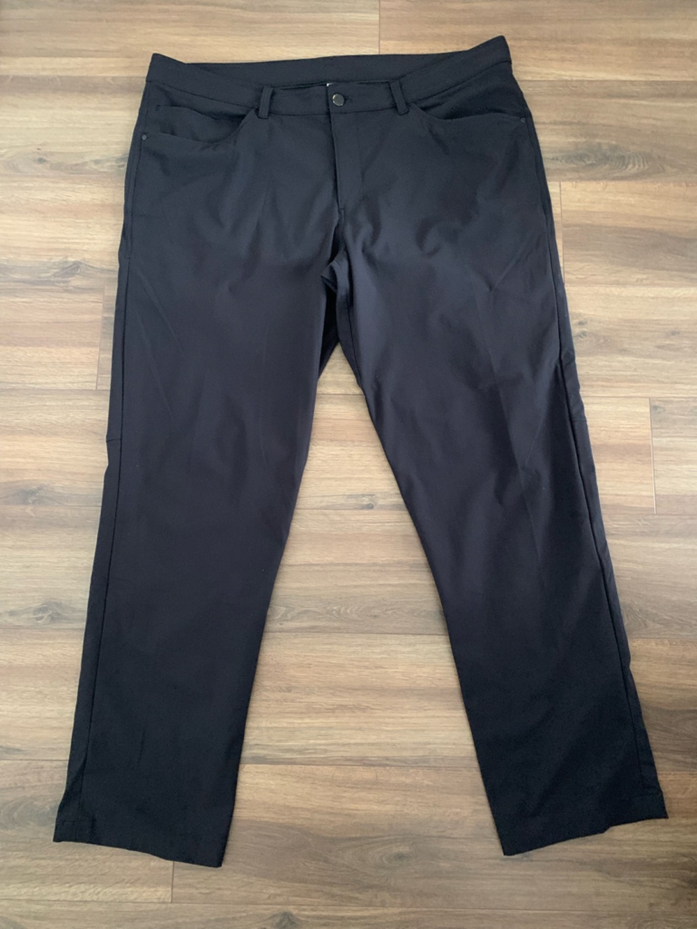 Lululemon men’s Black Activewear pants size 40 with inseam 32”